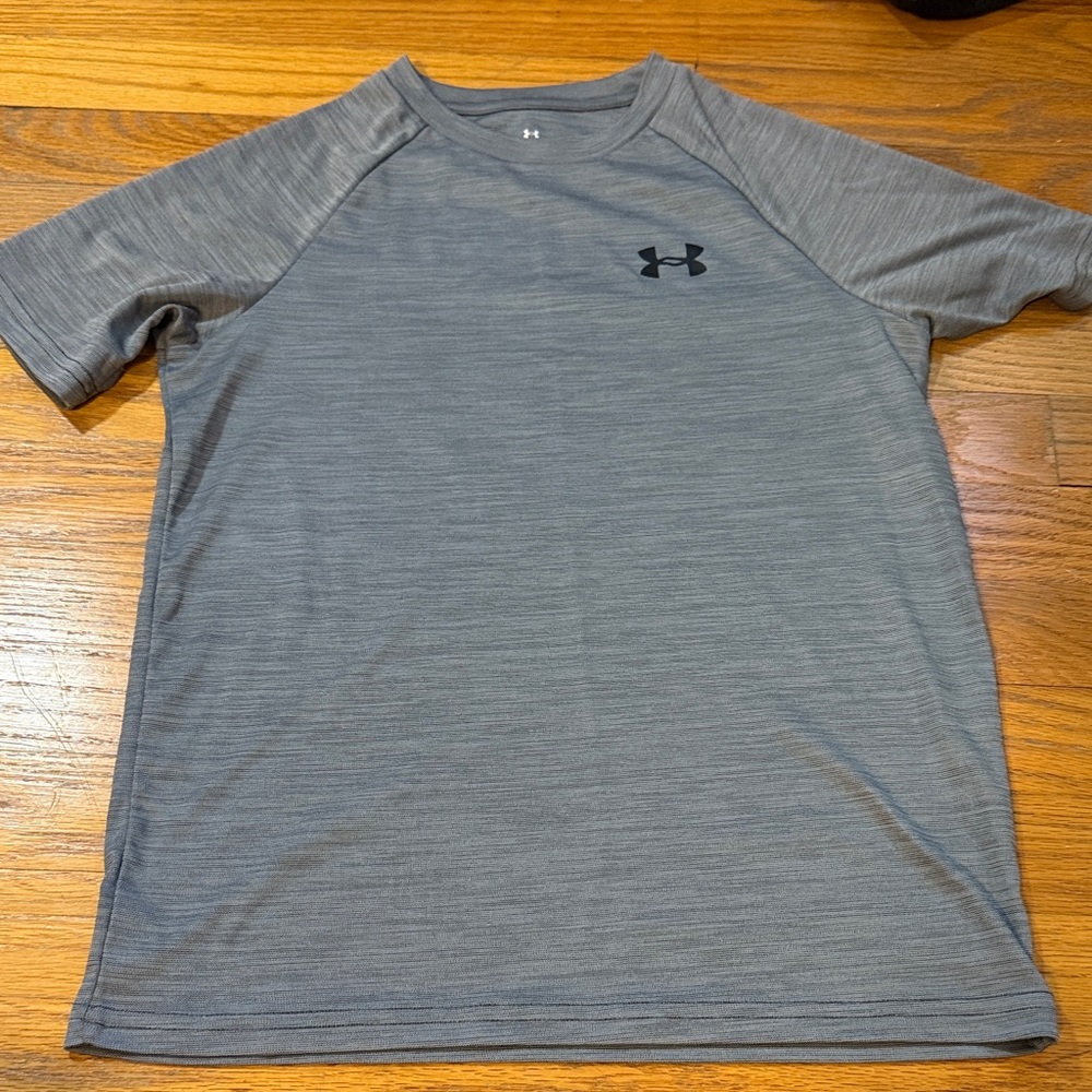 Under Armour boys athletic t-shirt